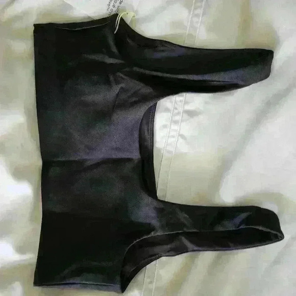 NWT H&M MOVE Black Workout Bra Yoga Running Gym Exercise Light Support Elastic - Picture 5 of 5